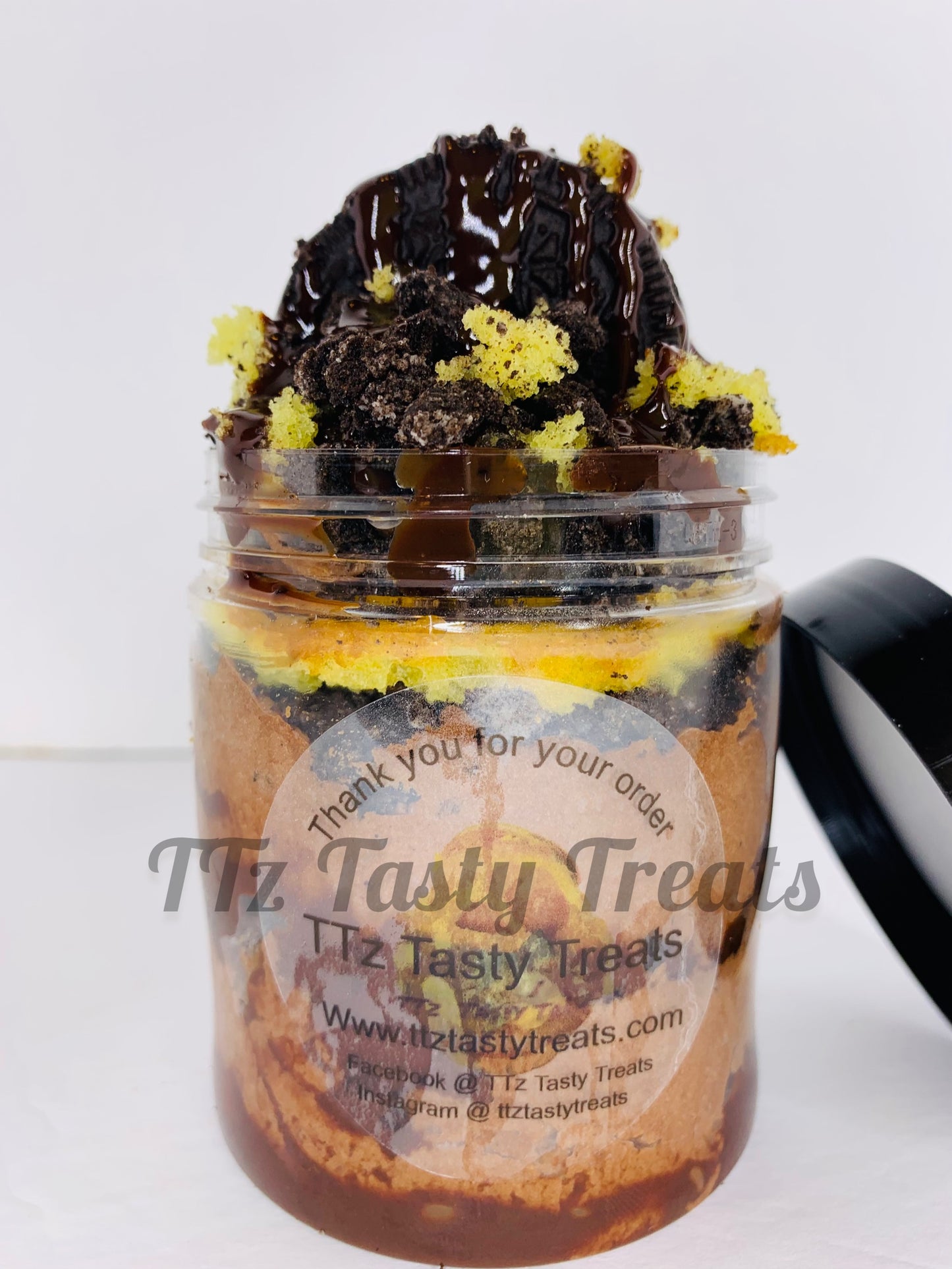 Vanilla Chocolate Oreo Crunch jar