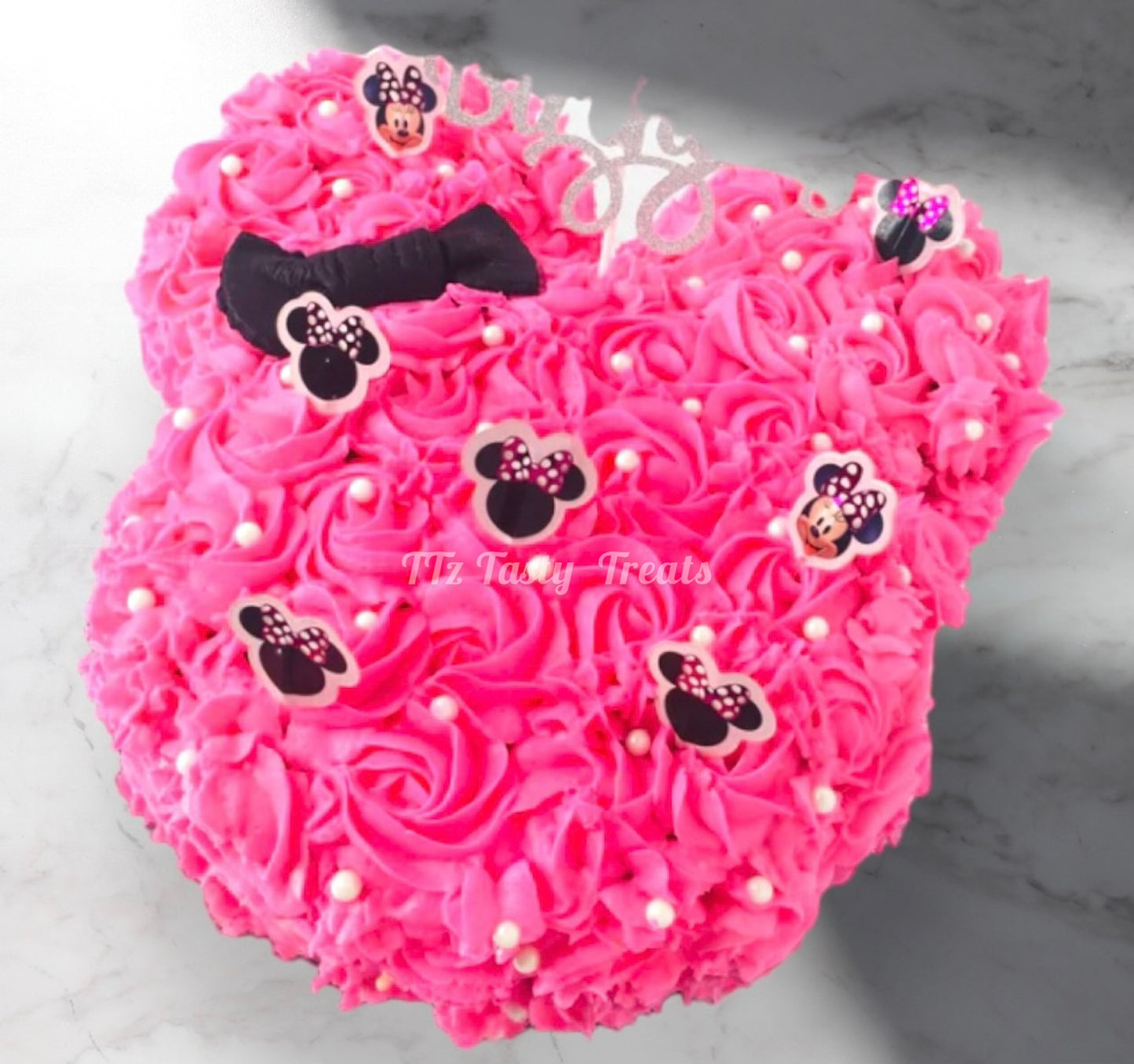 Rosette Minnie Mouse cake ( pick up only)