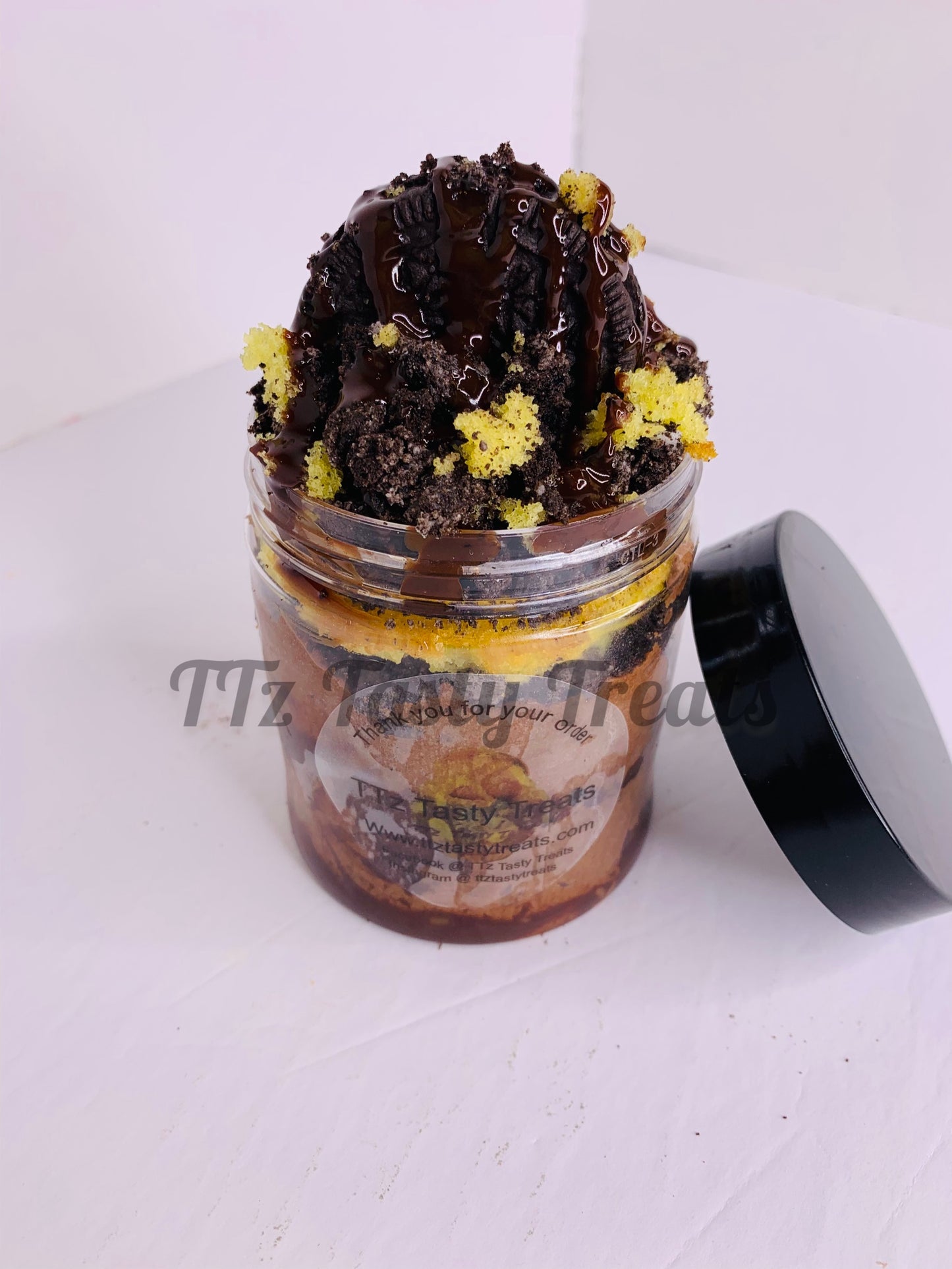 Vanilla Chocolate Oreo  Crunch jar